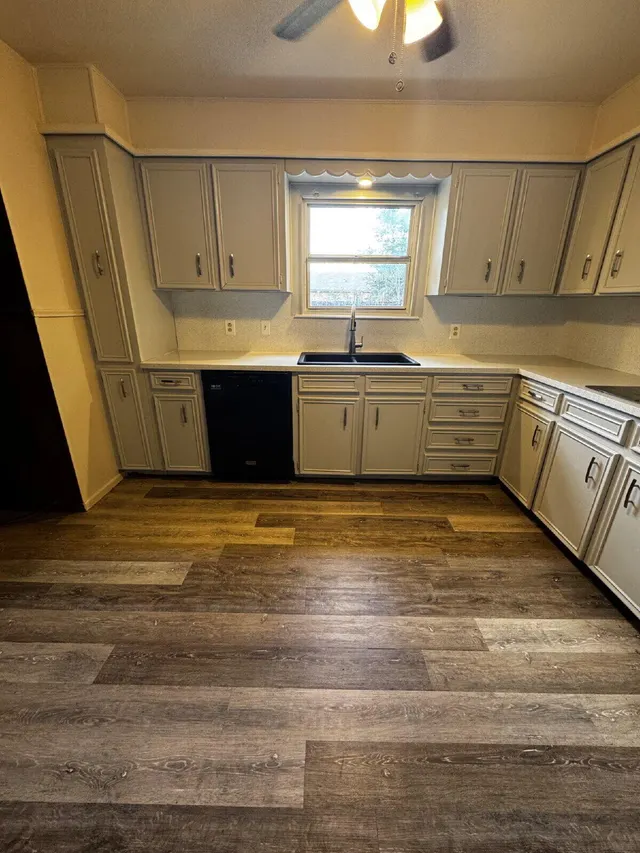 Photo 4 — 5432 32nd Street, Lubbock, TX 79407