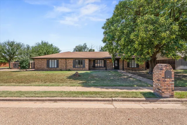 Front exterior — 5401 20th Street, Lubbock, TX 79407