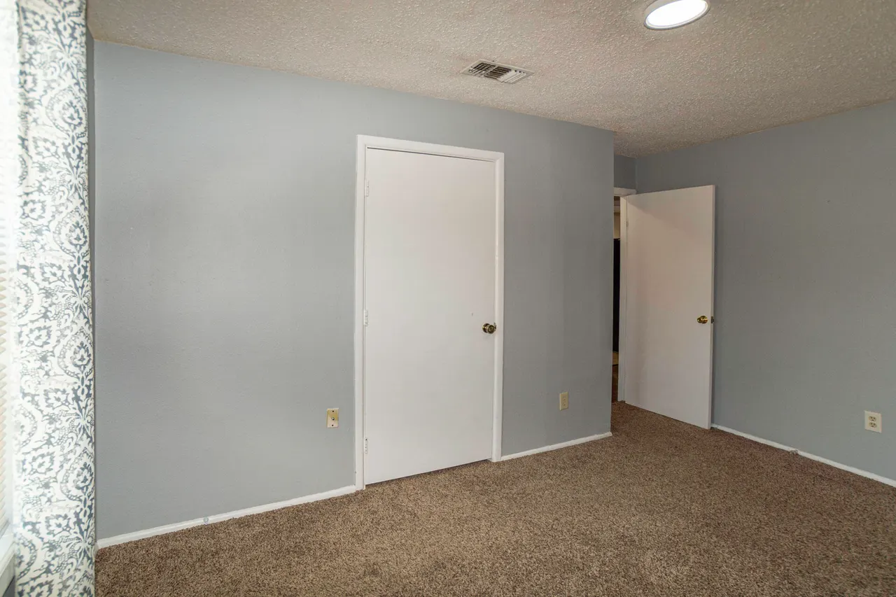 Photo 8 — 3418 31st Street, Lubbock, TX 79410