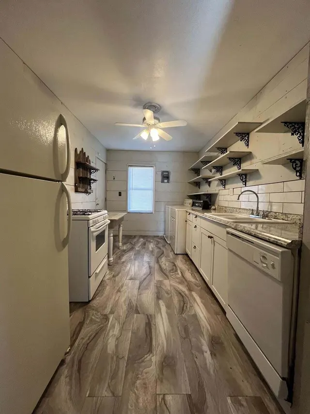 Photo 5 — 2422 29th Street Front, Lubbock, TX 79411