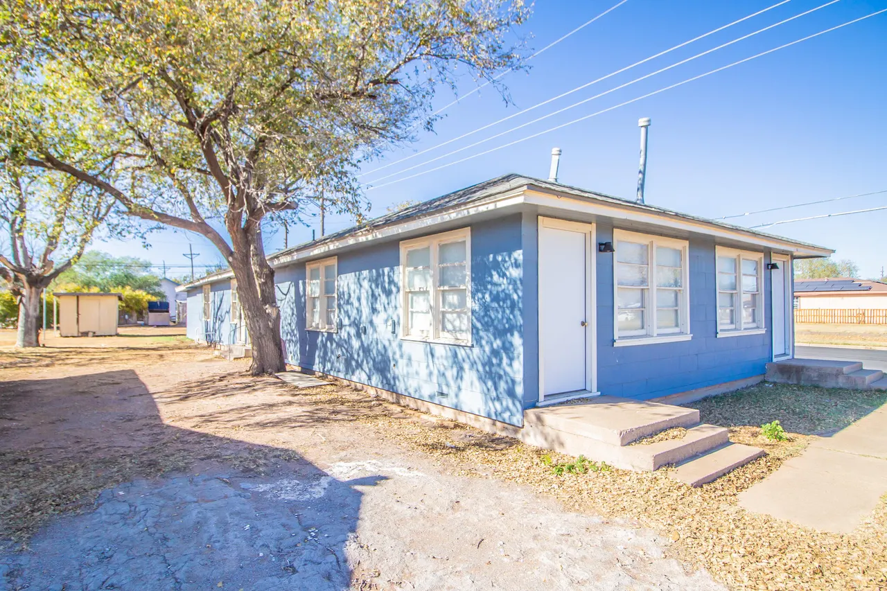 Front exterior — 302 Avenue U, Lubbock, TX 79415