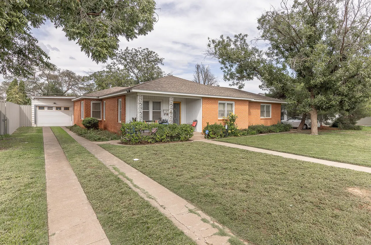 Photo 2 — 1718 28th Street, Lubbock, TX 79411