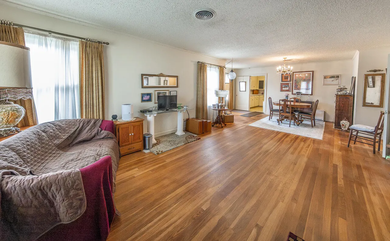 Photo 3 — 1718 28th Street, Lubbock, TX 79411