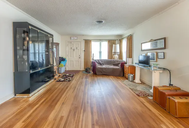 Photo 5 — 1718 28th Street, Lubbock, TX 79411