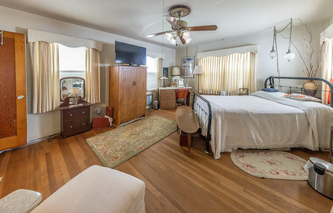 Photo 13 — 1718 28th Street, Lubbock, TX 79411