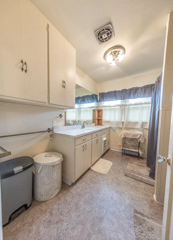 Photo 17 — 1718 28th Street, Lubbock, TX 79411