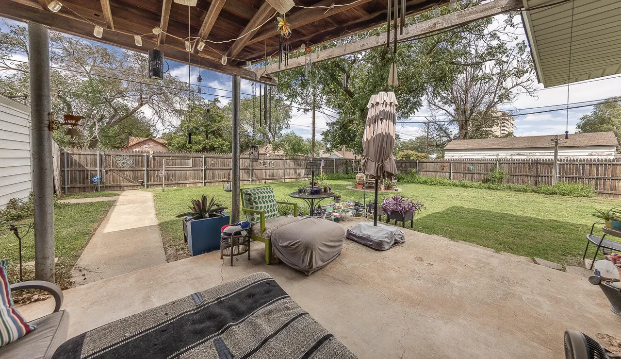 Photo 18 — 1718 28th Street, Lubbock, TX 79411