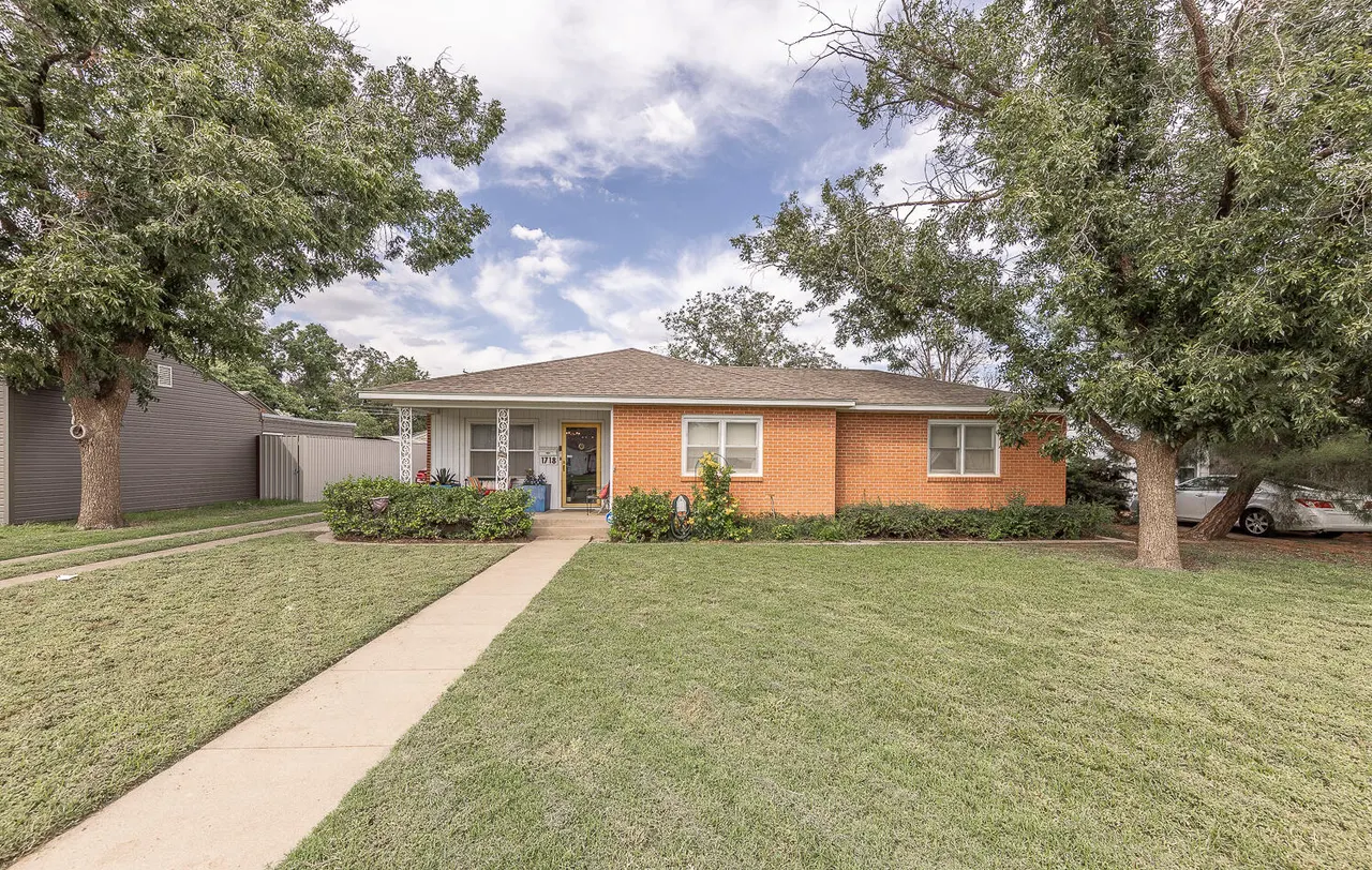 Photo 23 — 1718 28th Street, Lubbock, TX 79411