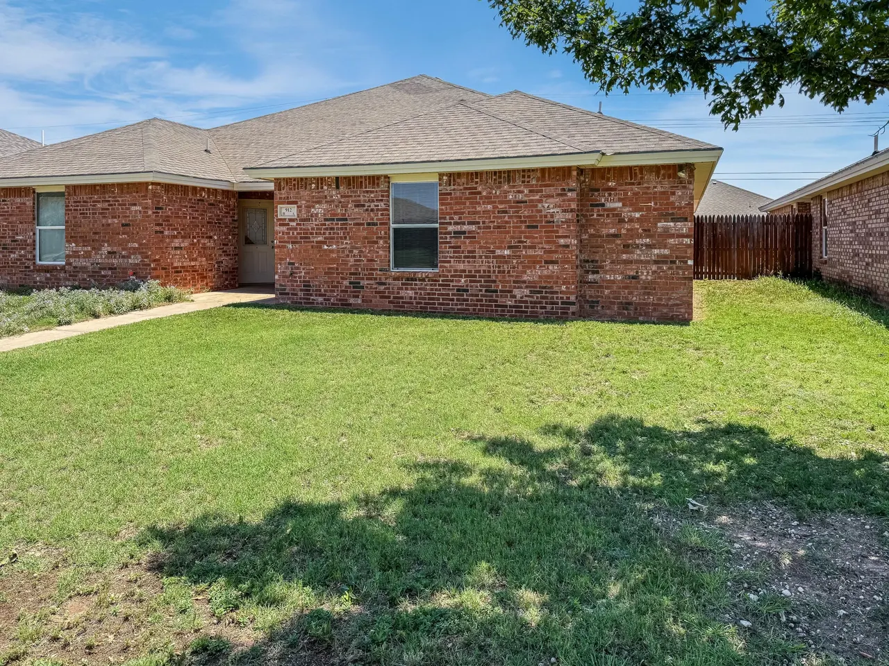 Photo 2 — 912 N Bangor Avenue, Lubbock, TX 79416