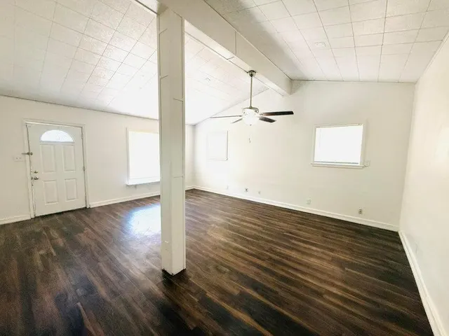 Photo 3 — 1308 61st Street, Lubbock, TX 79412
