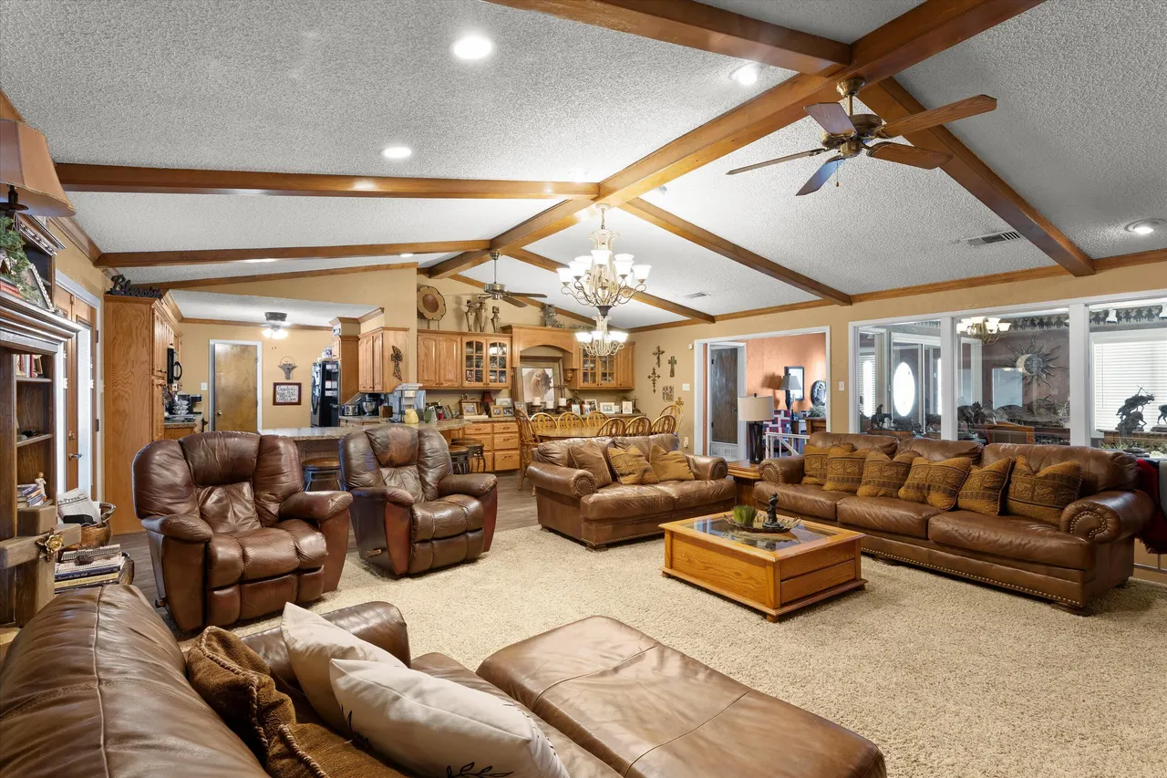 Photo 5 — 2001 Longhorn Drive, Levelland, TX 79336