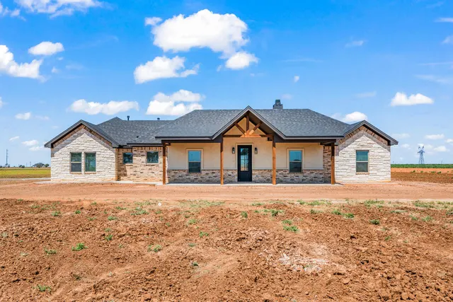 Front exterior — 7013 N Farm To Market Road 1729, Idalou, TX 79329