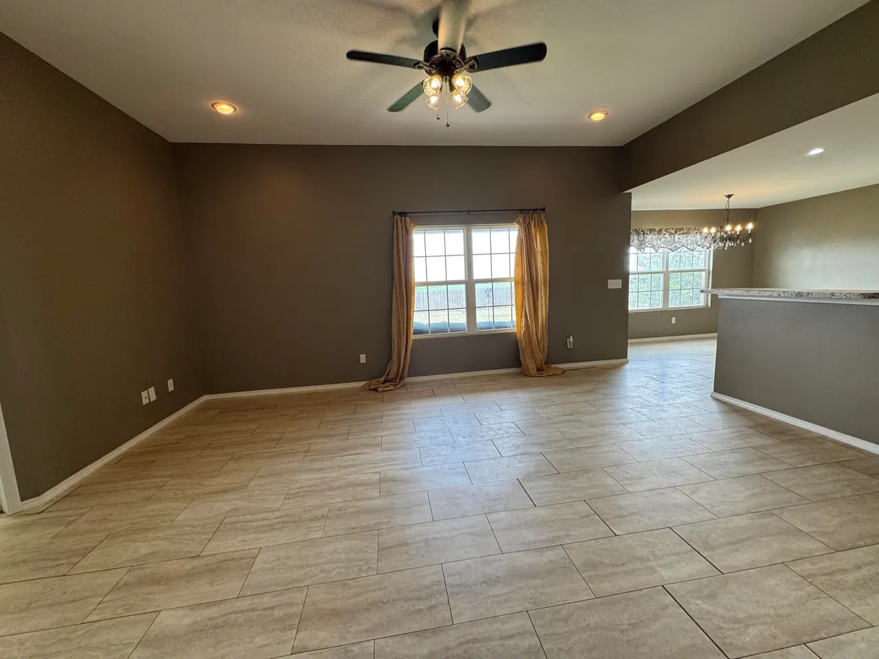 Photo 2 — 506 E 7th Street, Idalou, TX 79329