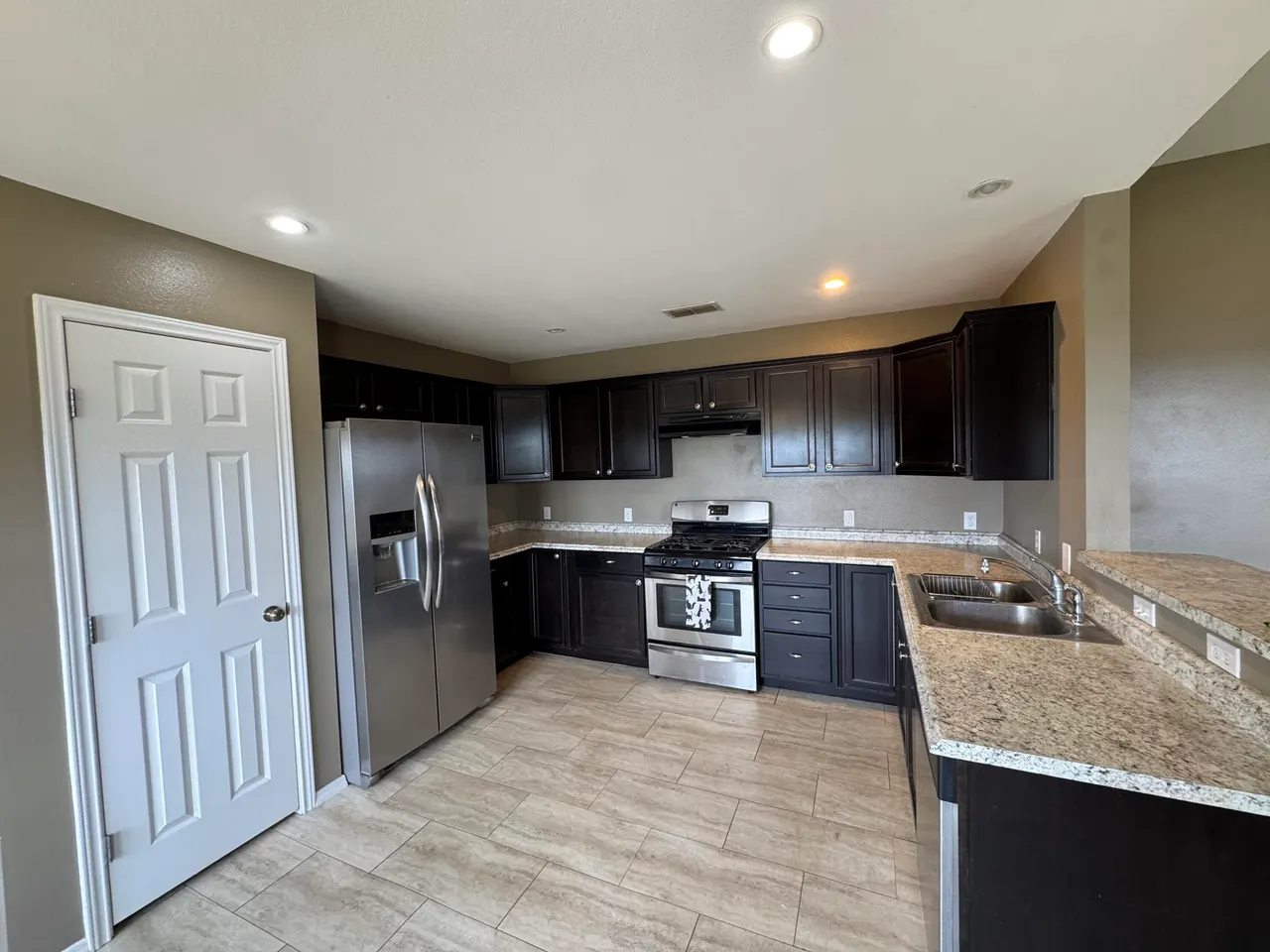 Photo 3 — 506 E 7th Street, Idalou, TX 79329