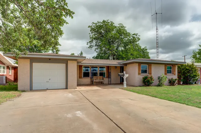 Photo 3 — 4818 46th Street, Lubbock, TX 79414