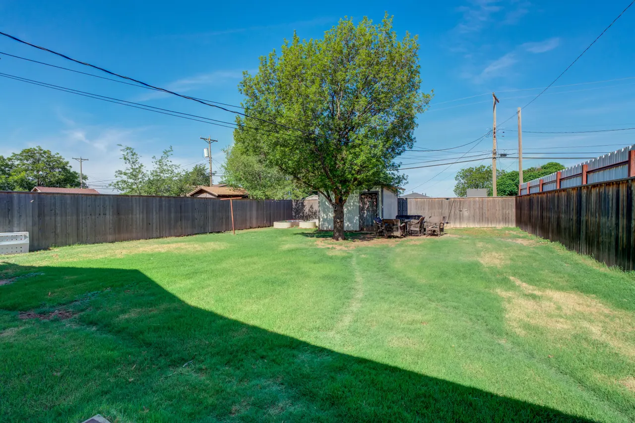Photo 5 — 811 Borger Street, Plainview, TX 79072