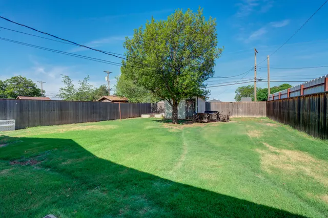 Photo 5 — 811 Borger Street, Plainview, TX 79072