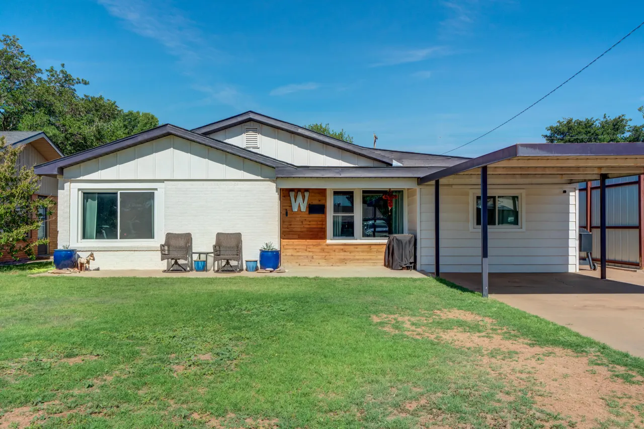 Photo 6 — 811 Borger Street, Plainview, TX 79072