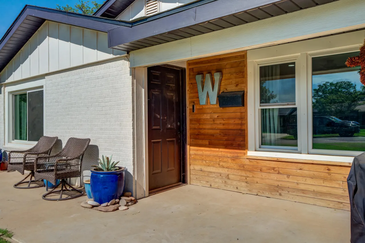 Photo 7 — 811 Borger Street, Plainview, TX 79072