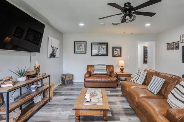 Photo 8 — 811 Borger Street, Plainview, TX 79072