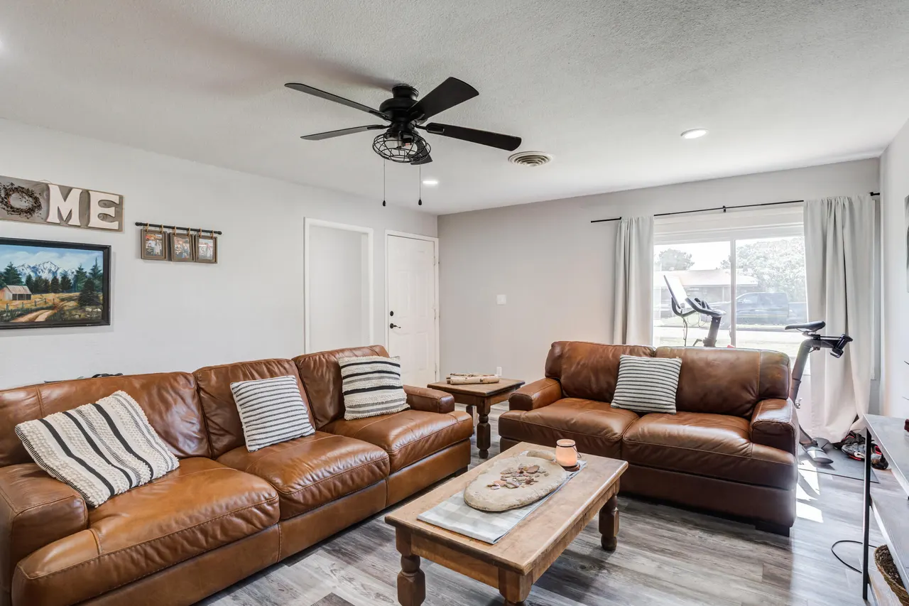 Photo 11 — 811 Borger Street, Plainview, TX 79072