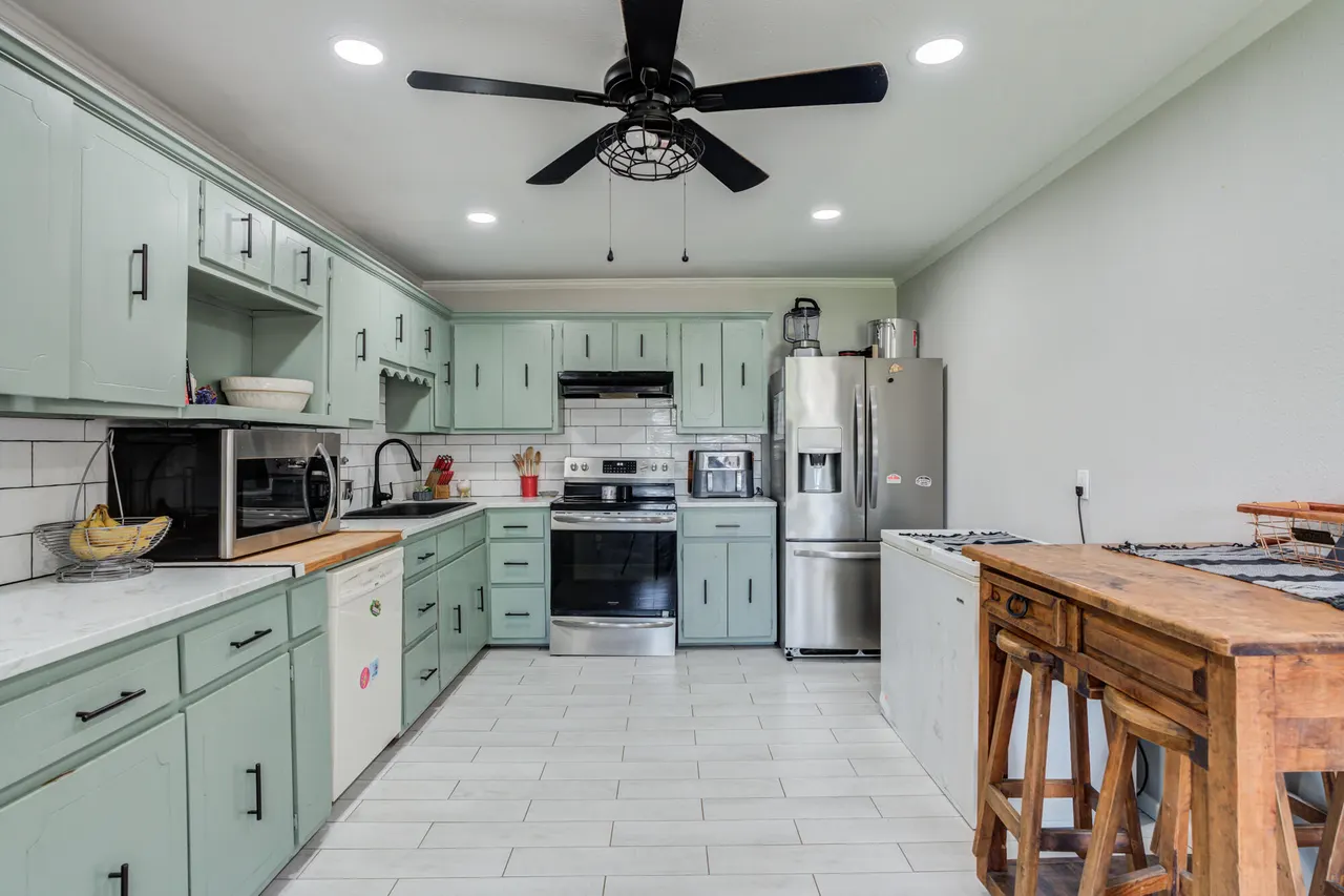 Photo 13 — 811 Borger Street, Plainview, TX 79072
