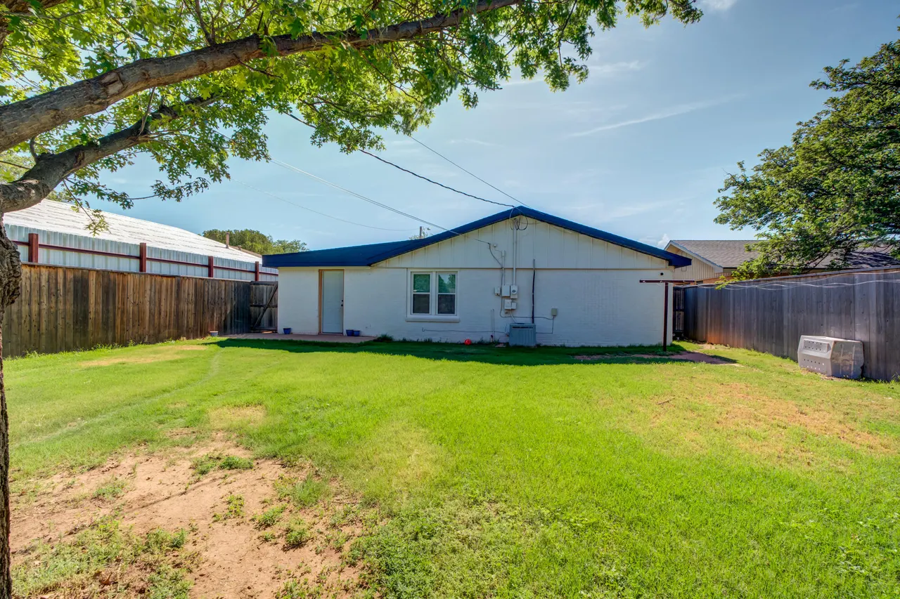 Photo 32 — 811 Borger Street, Plainview, TX 79072