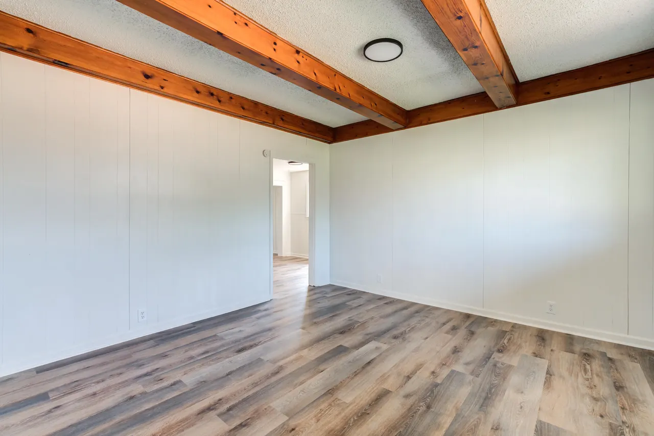 Photo 4 — 214 E 6th Street, Idalou, TX 79329