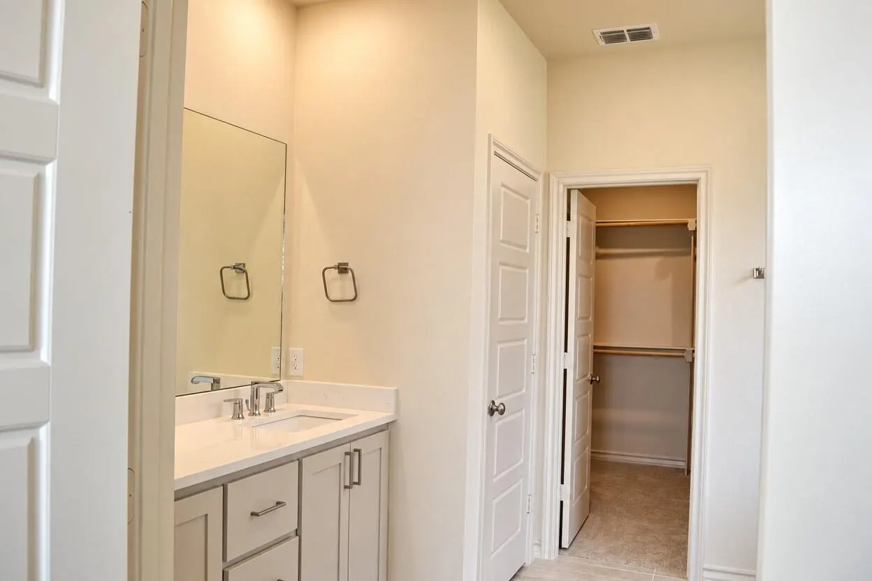 Photo 15 — 7037 25th Street, Lubbock, TX 79407