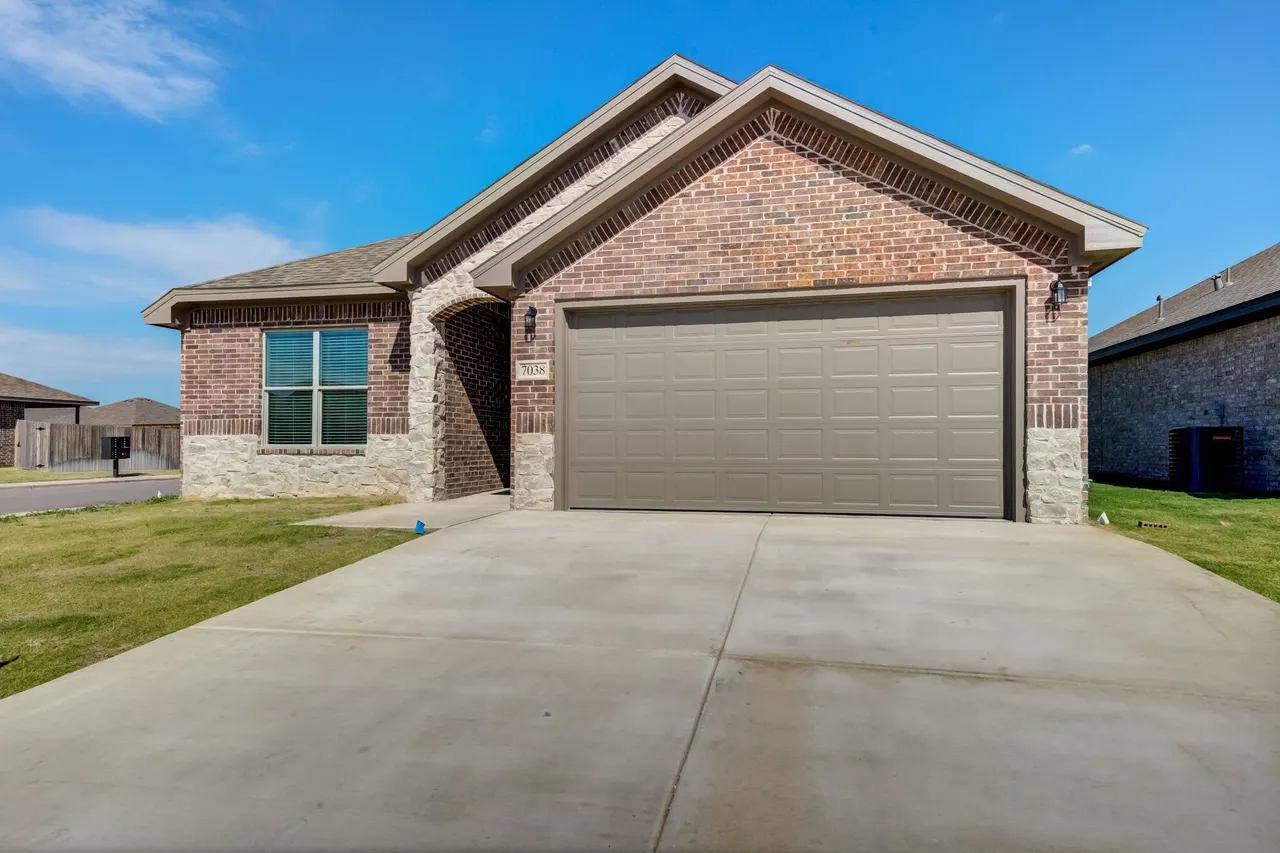 Photo 2 — 7038 25th Street, Lubbock, TX 79407