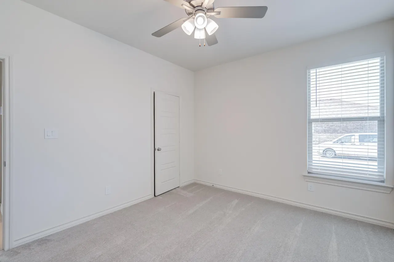 Photo 11 — 7038 25th Street, Lubbock, TX 79407