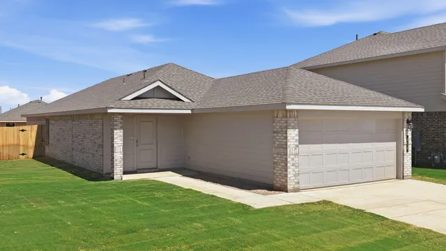 Photo 2 — 212 16th Street, Wolfforth, TX 79382