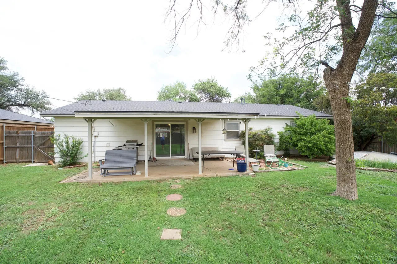 Photo 14 — 4827 7th Street, Lubbock, TX 79416