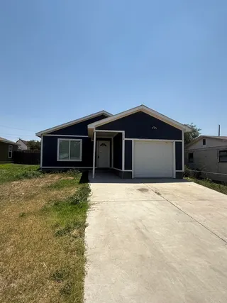 Sold home at 1516 E 8th Street