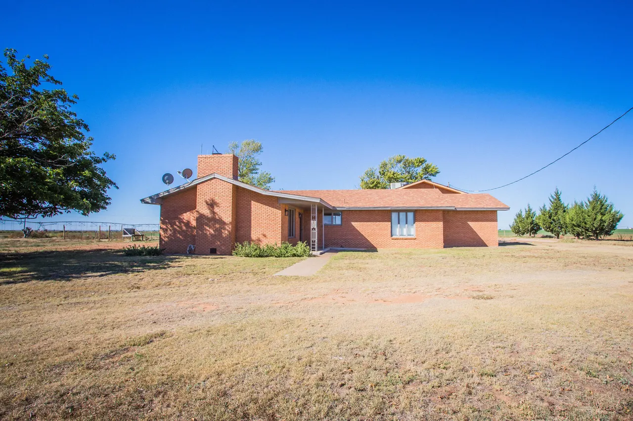 Photo 3 — 910 FM1842, Olton, TX 79064