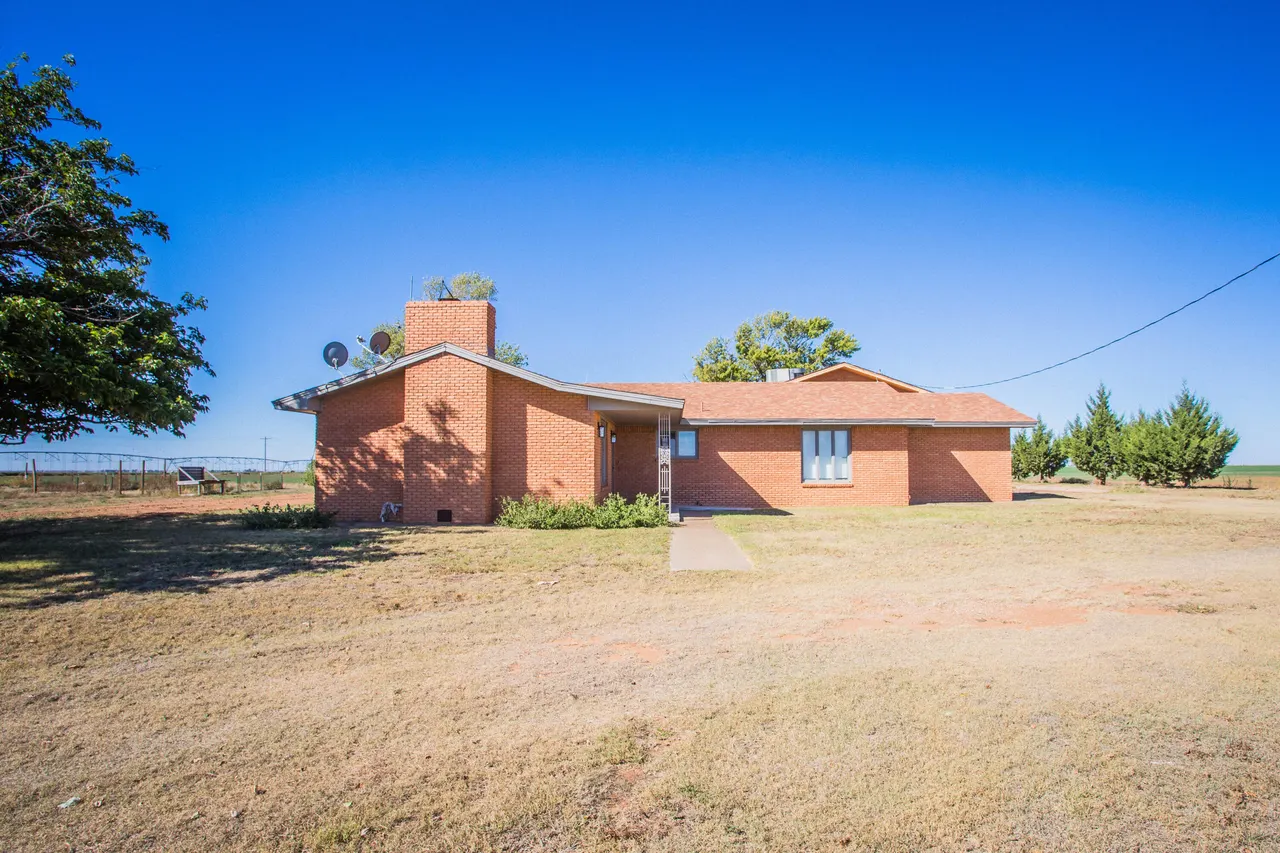 Photo 4 — 910 FM1842, Olton, TX 79064