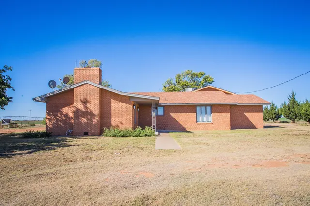 Photo 5 — 910 FM1842, Olton, TX 79064