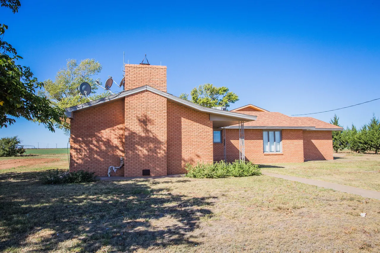 Photo 6 — 910 FM1842, Olton, TX 79064