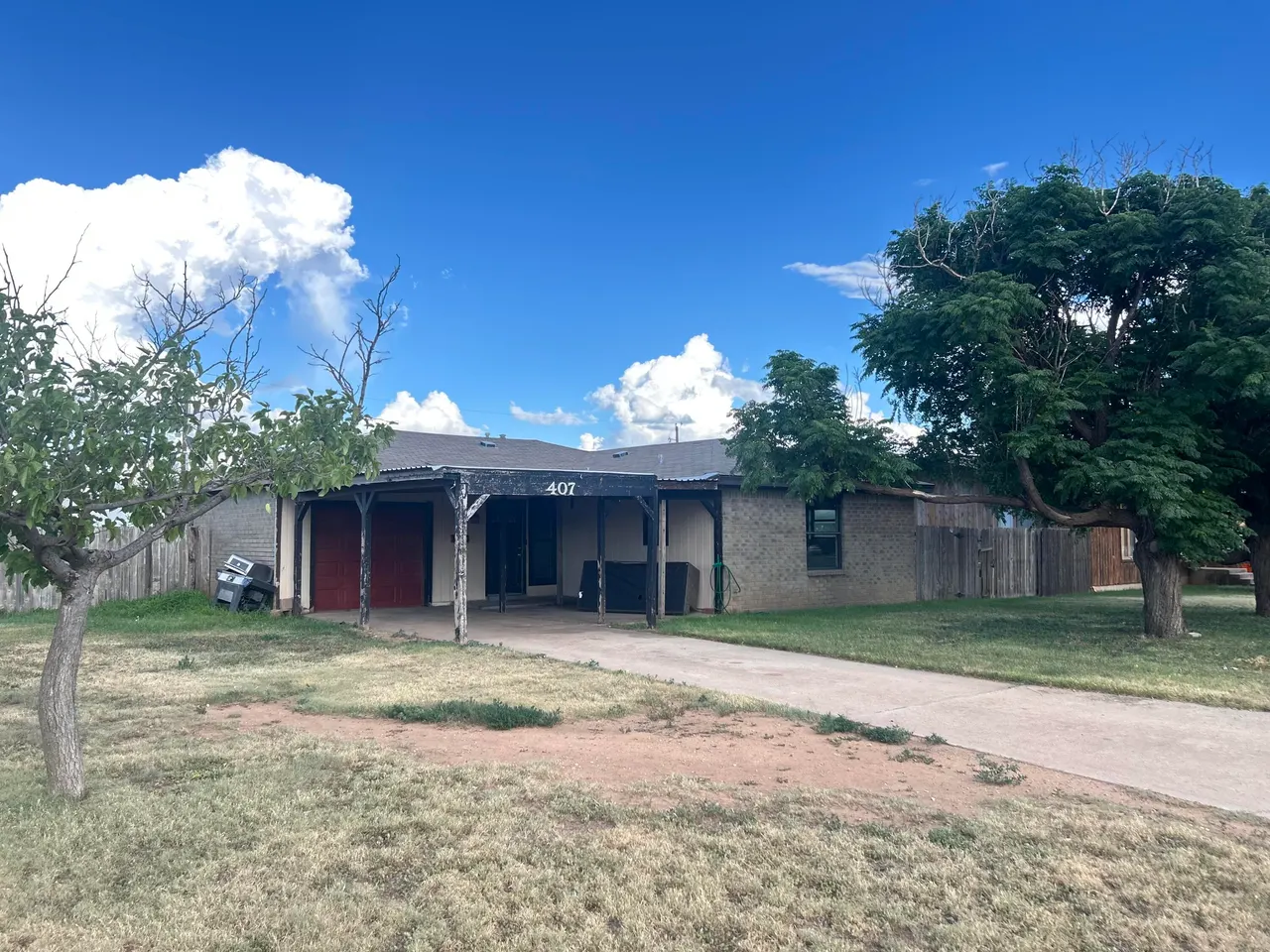 Front exterior — 407 S Collins Avenue, Tulia, TX 79088