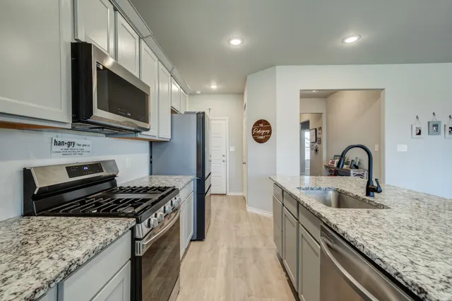 Photo 4 — 7725 96th Street, Lubbock, TX 79424