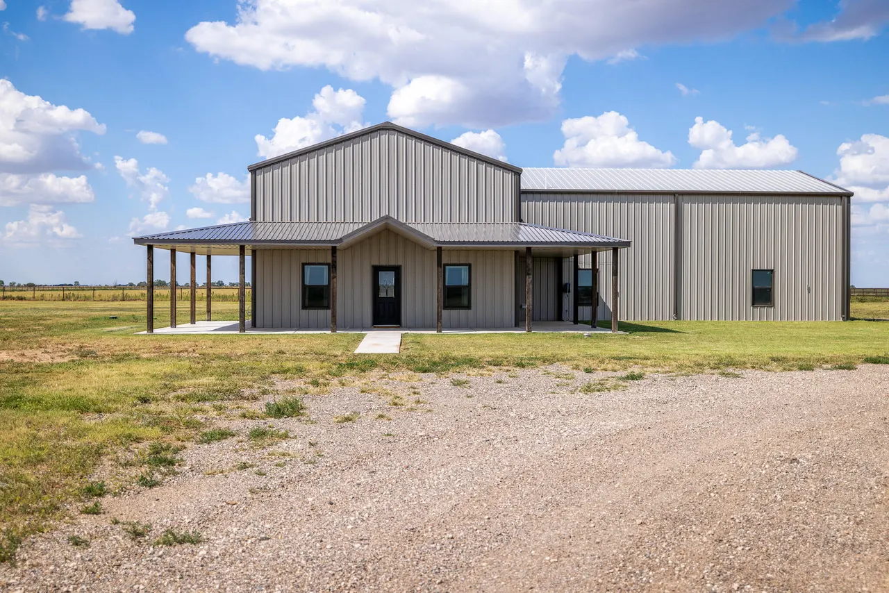 Photo 2 — 592 County Rd 1, Tahoka, TX 79373