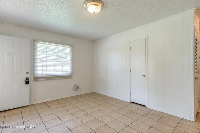 Photo 6 — 2304 40th Street, Lubbock, TX 79412