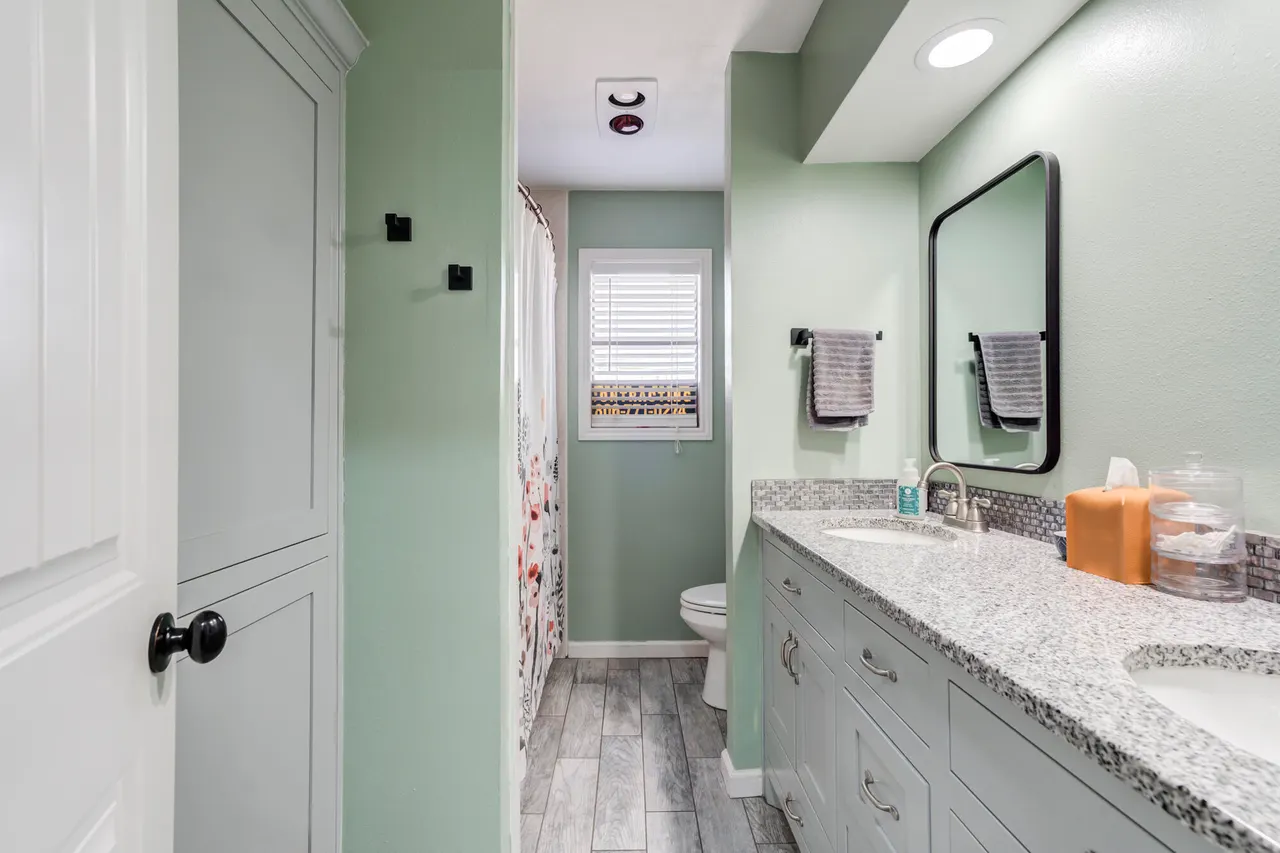 Photo 27 — 8010 Richmond Avenue, Lubbock, TX 79424