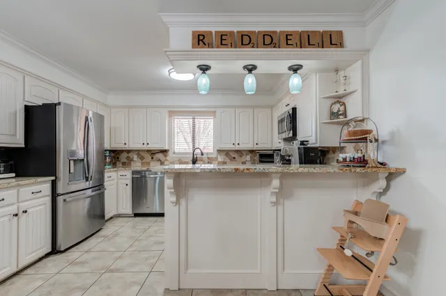 Photo 7 — 8010 Richmond Avenue, Lubbock, TX 79424