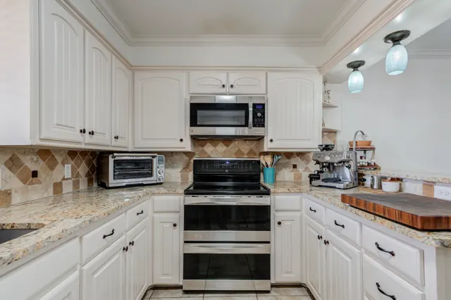 Photo 5 — 8010 Richmond Avenue, Lubbock, TX 79424