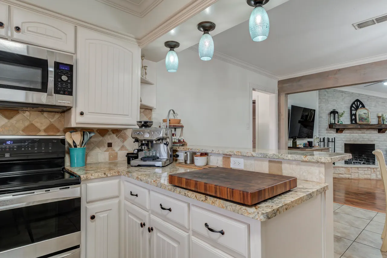 Photo 6 — 8010 Richmond Avenue, Lubbock, TX 79424