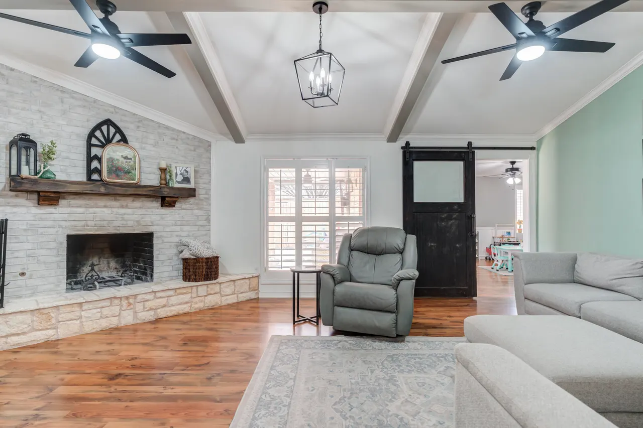 Photo 11 — 8010 Richmond Avenue, Lubbock, TX 79424