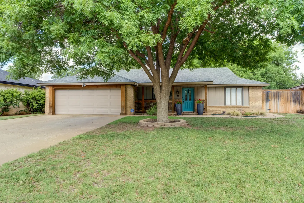 Front exterior — 8010 Richmond Avenue, Lubbock, TX 79424