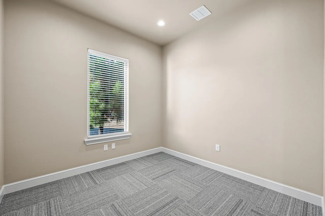 Photo 13 — 206 Slide Road, Lubbock, TX 79416