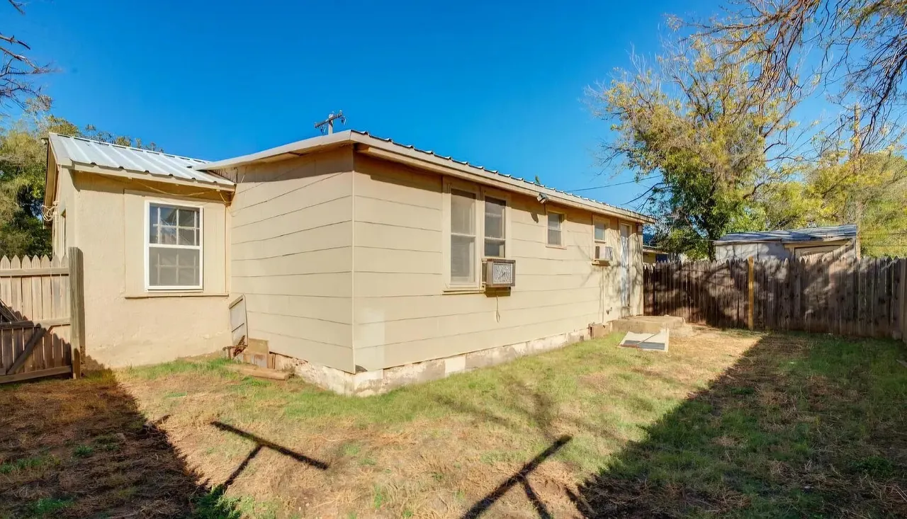 Photo 11 — 807 W 5th Street, Wolfforth, TX 79382